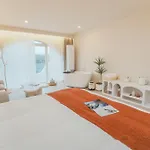 Shanghai Dino Star Homestay - Near Disneyland