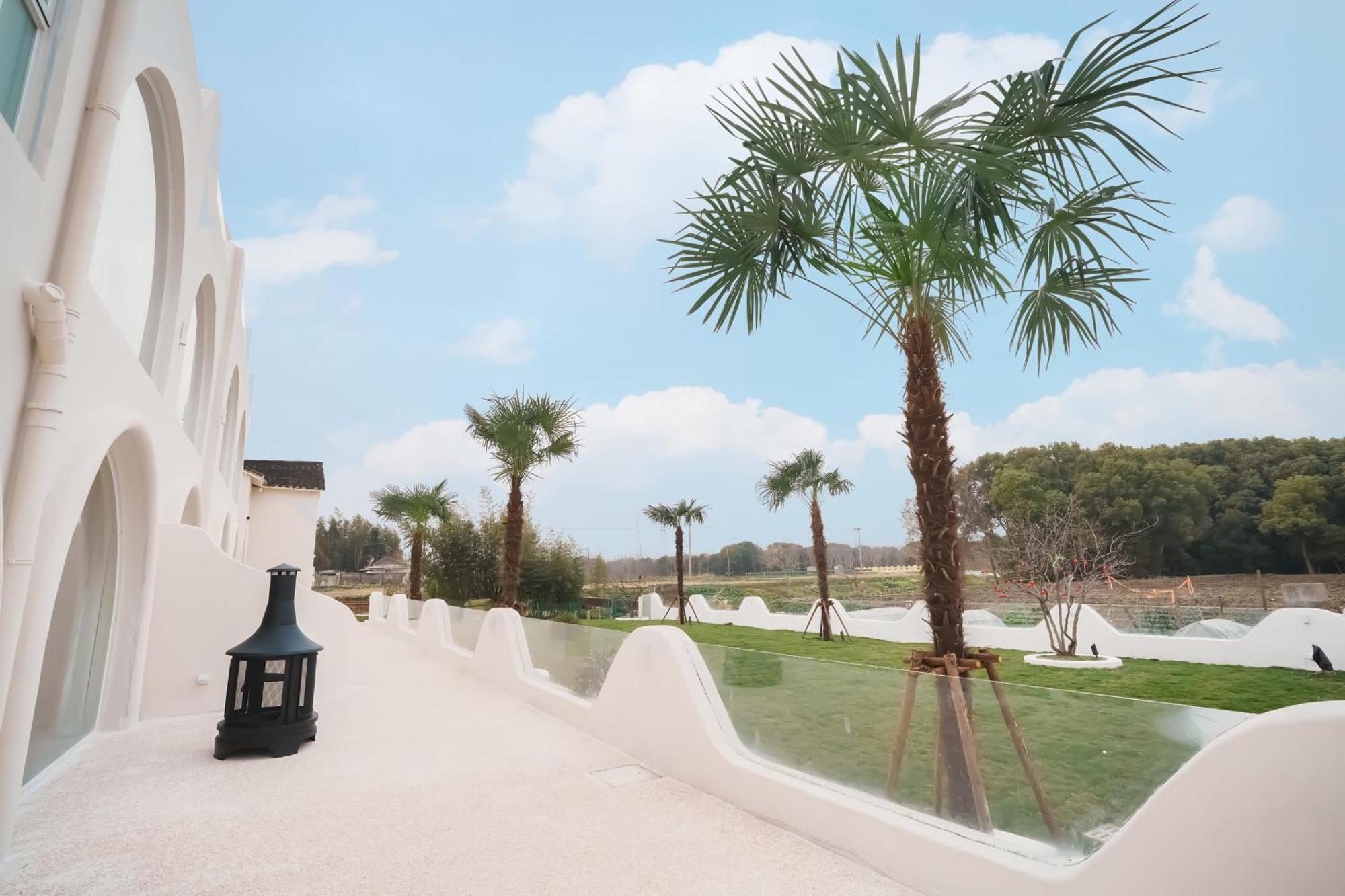 Resort Dino Star - Near Disneyland 3*